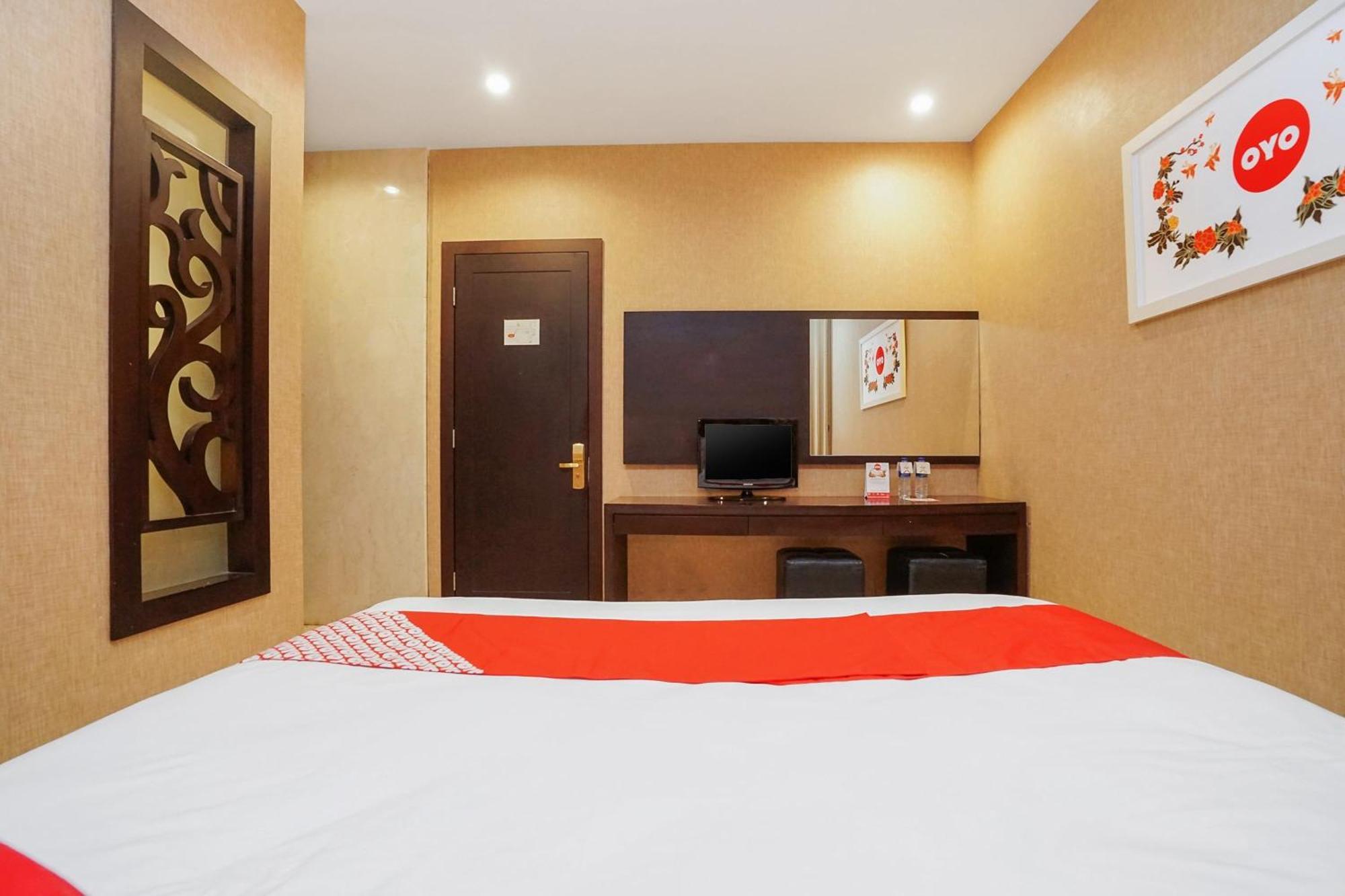 Hotel Istana Permata Ngagel à Sorabaya Extérieur photo