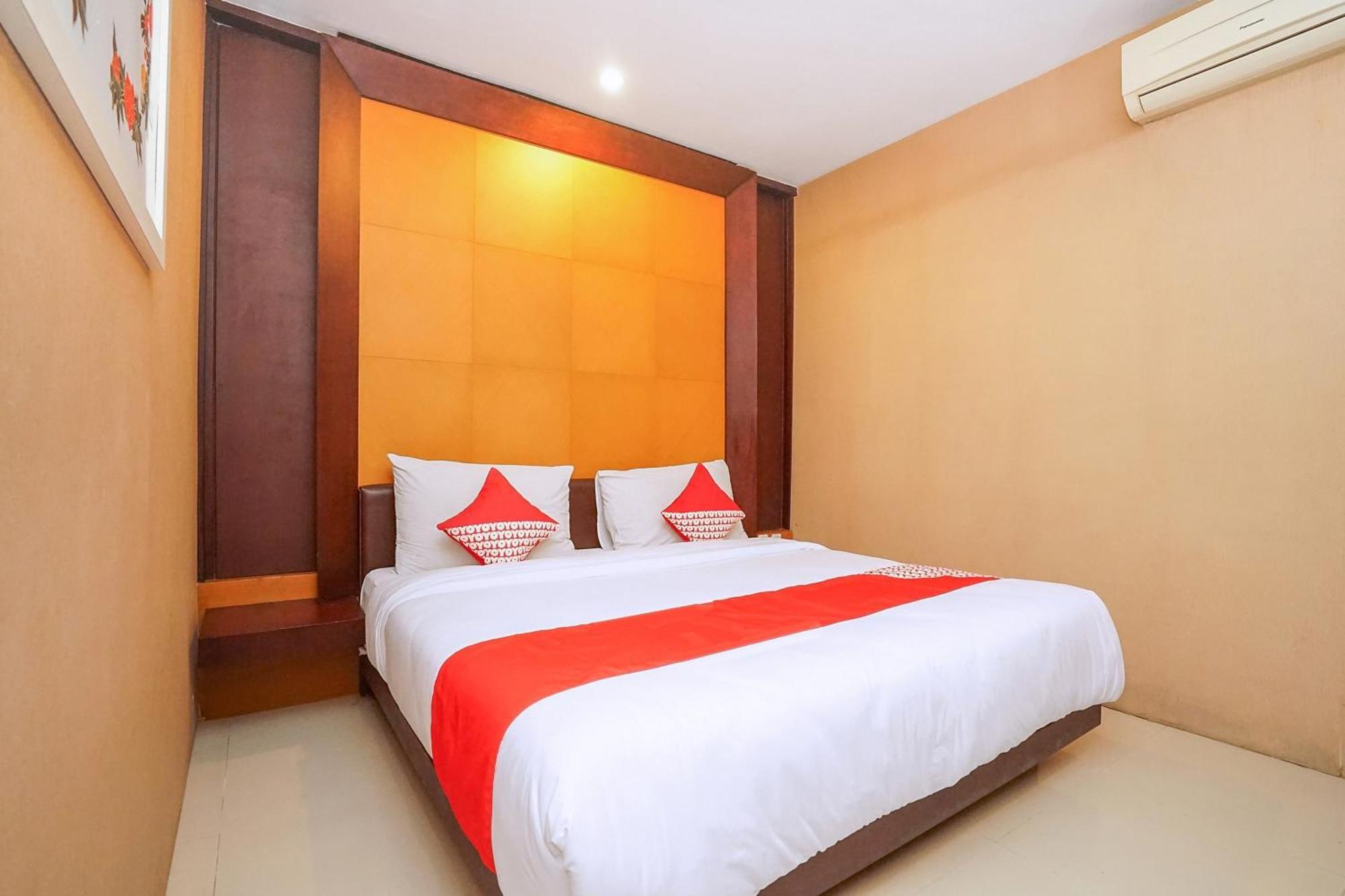 Hotel Istana Permata Ngagel à Sorabaya Extérieur photo