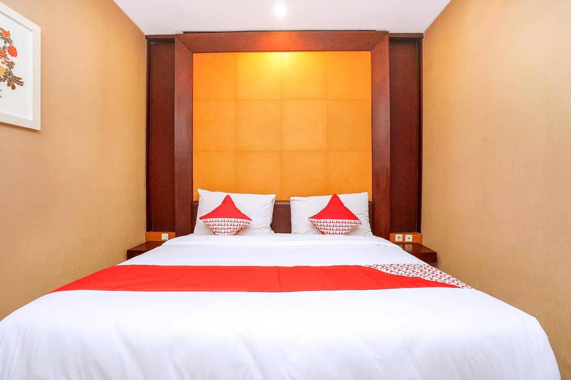 Hotel Istana Permata Ngagel à Sorabaya Extérieur photo