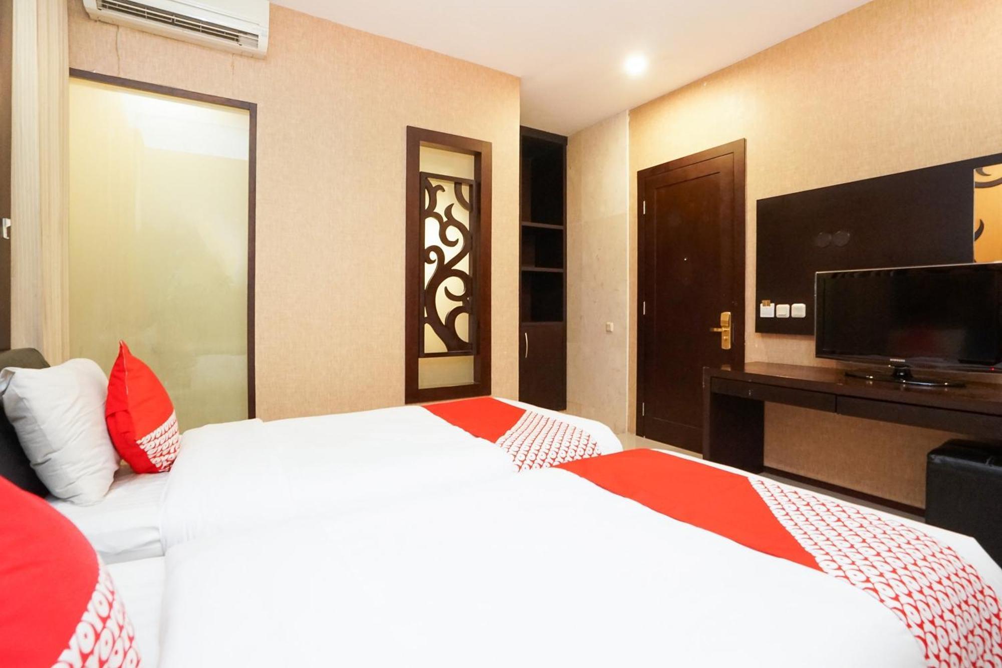 Hotel Istana Permata Ngagel à Sorabaya Extérieur photo