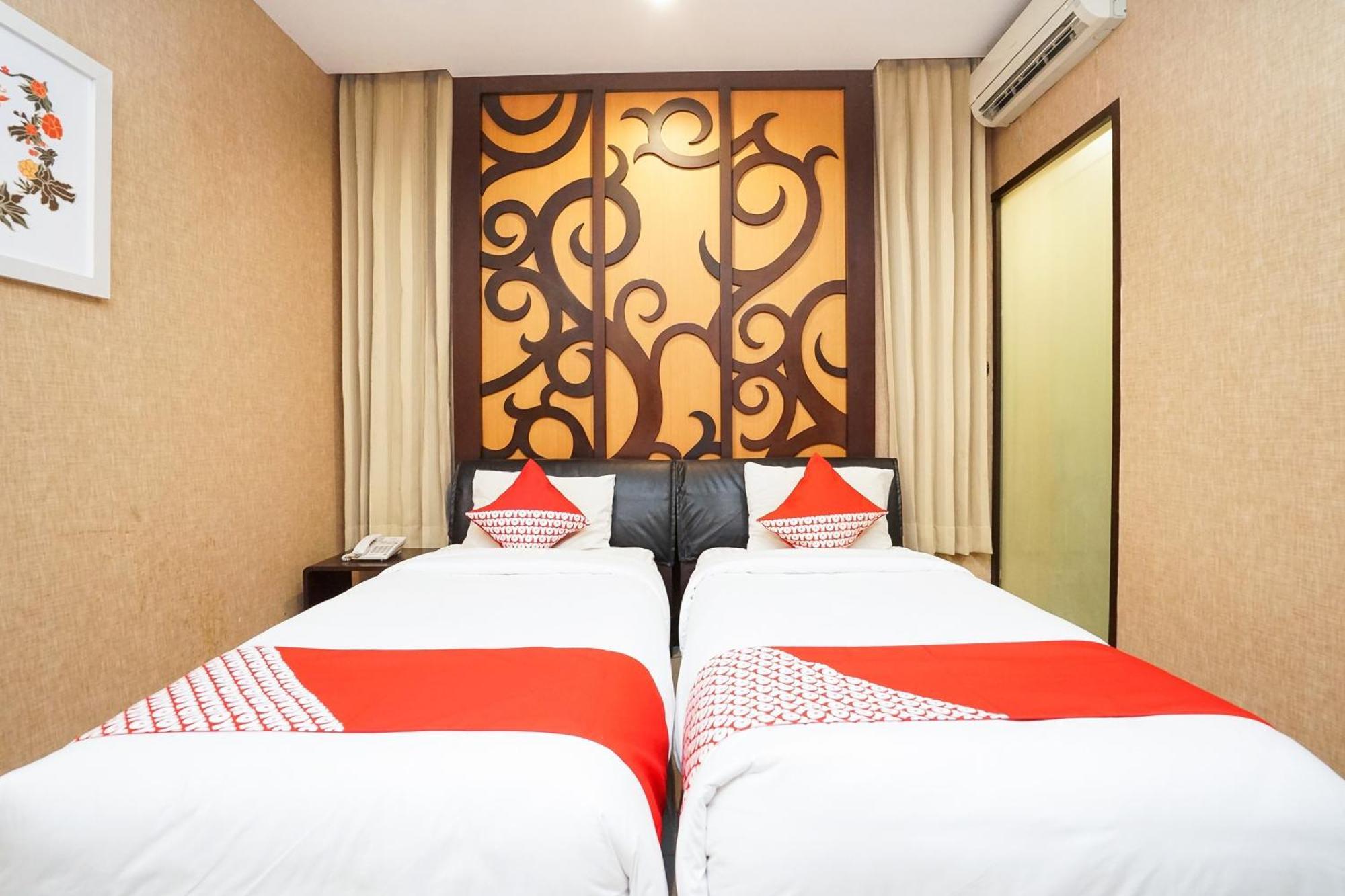 Hotel Istana Permata Ngagel à Sorabaya Extérieur photo