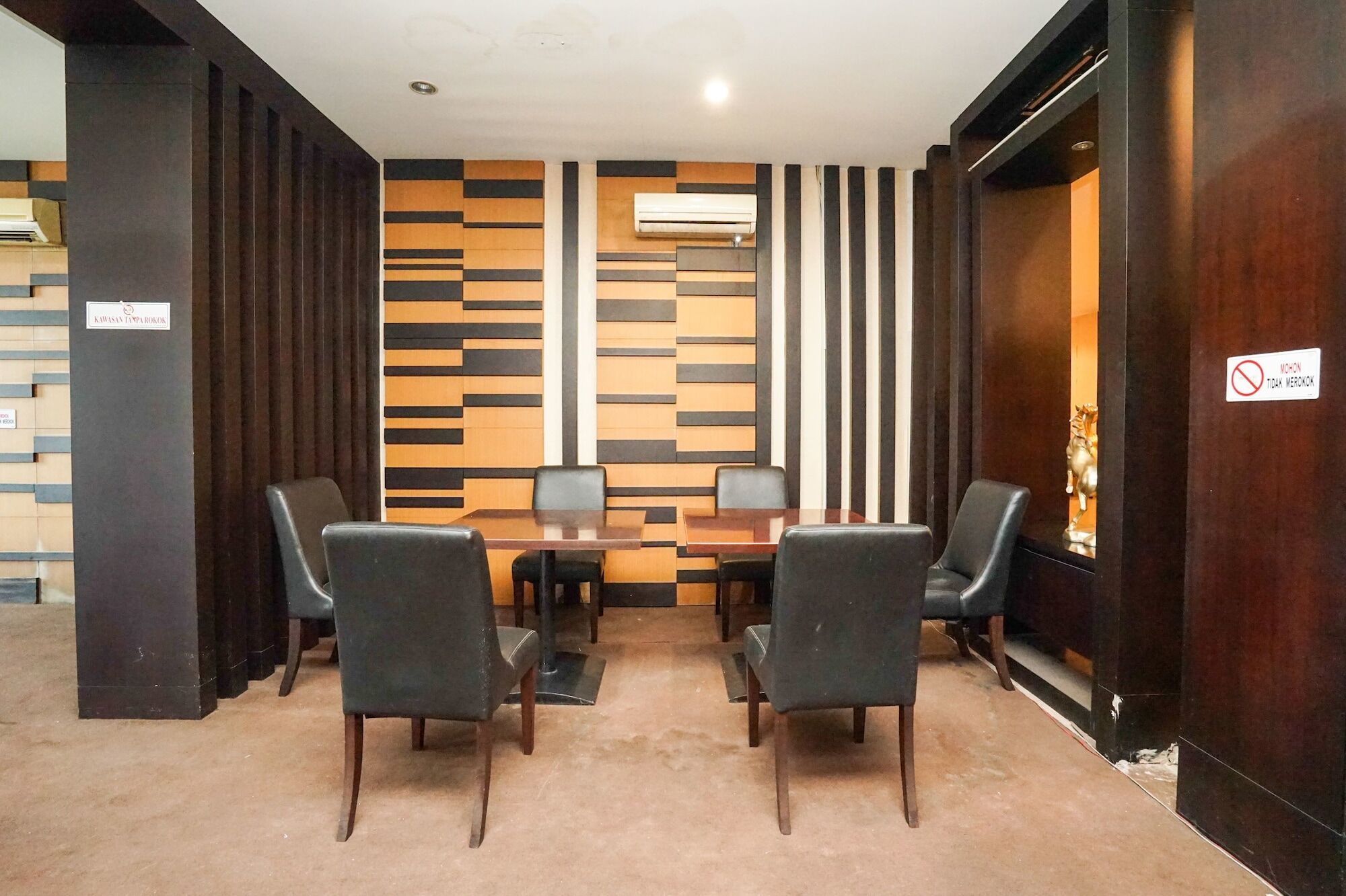 Hotel Istana Permata Ngagel à Sorabaya Extérieur photo