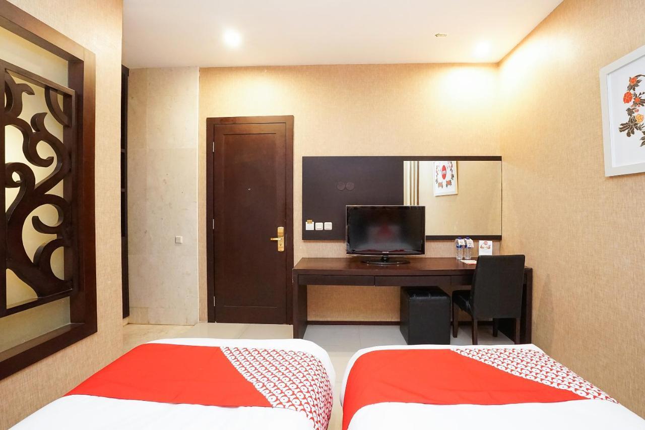 Hotel Istana Permata Ngagel à Sorabaya Extérieur photo