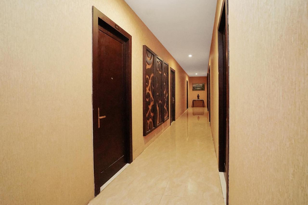 Hotel Istana Permata Ngagel à Sorabaya Extérieur photo