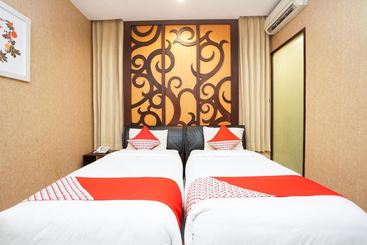 Hotel Istana Permata Ngagel à Sorabaya Extérieur photo